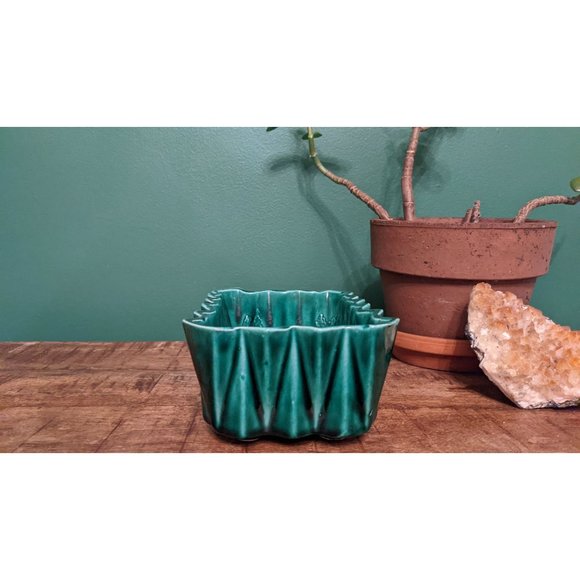 Vintage Emerald Green Art Deco UPCo (Ungemach) Planter - Roseville, OH - Picture 4 of 5